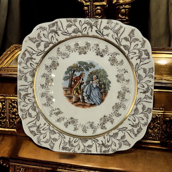 Set 4 Atlas Fine China Warranted 22K Gold Colonial Courting Couple Plate Dish - Picture 1 of 11